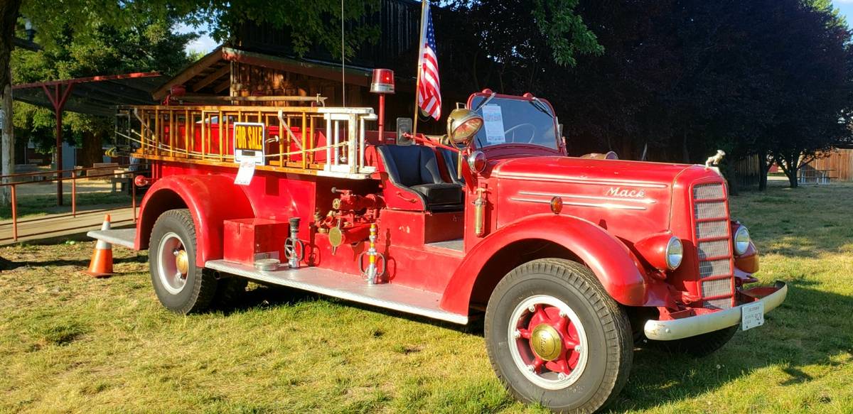 Mack-model-70-1941-red