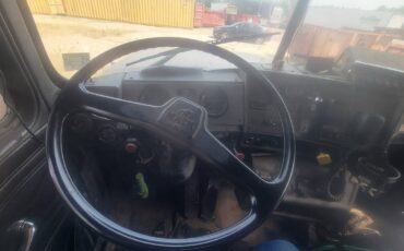 Mack-rd-rd688s-diesel-1994-black-2