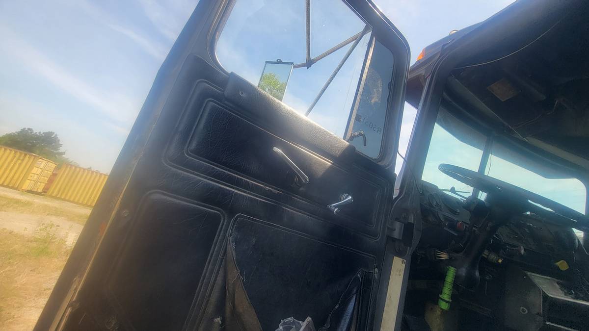 Mack-rd-rd688s-diesel-1994-black-7