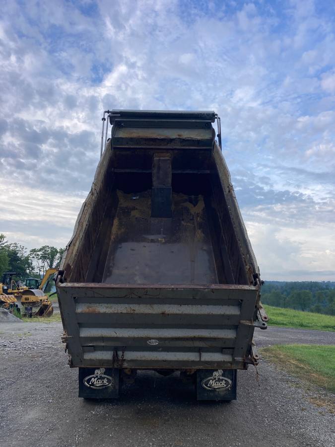 Mack-rd688-diesel-1995-3