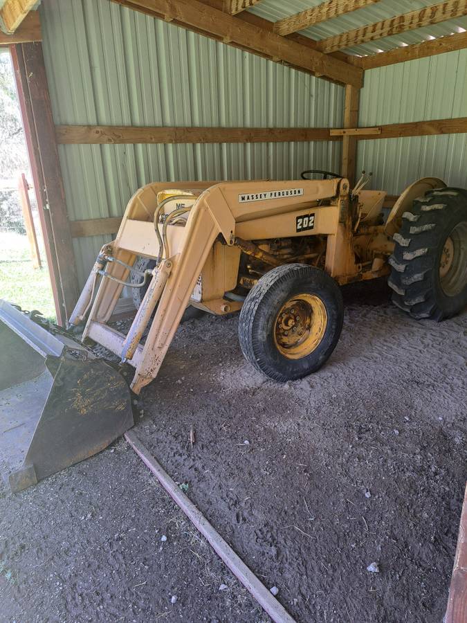 Massey-ferguson-202-1980-yellow