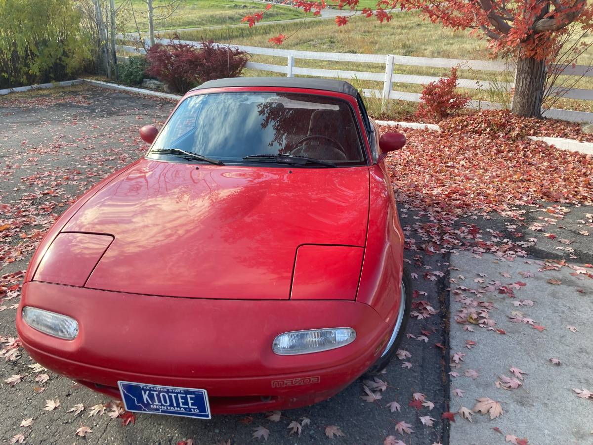 Mazada-1990-red-2
