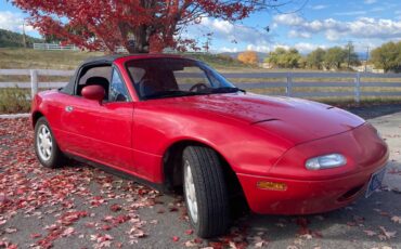 Mazada-1990-red