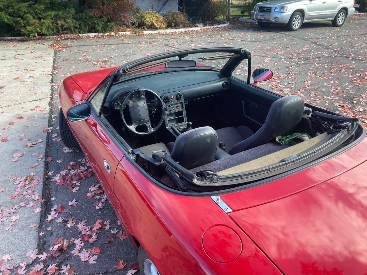 Mazada-1990-red-4