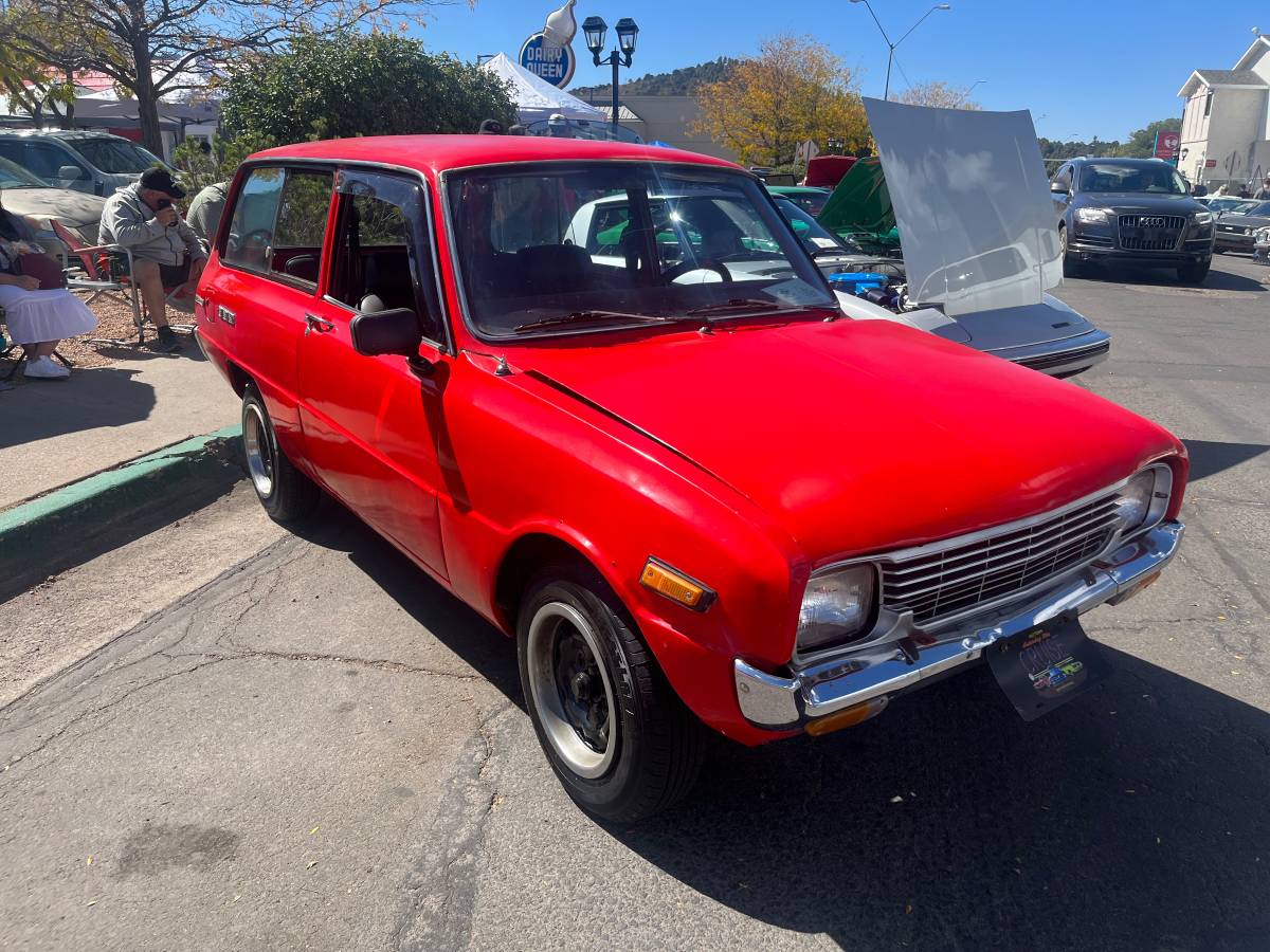 Mazda-1300-wagon-2-door-1971-red-11