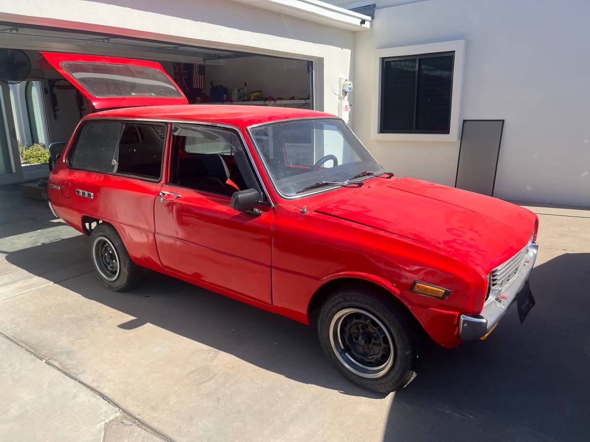 Mazda-1300-wagon-2-door-1971-red-3