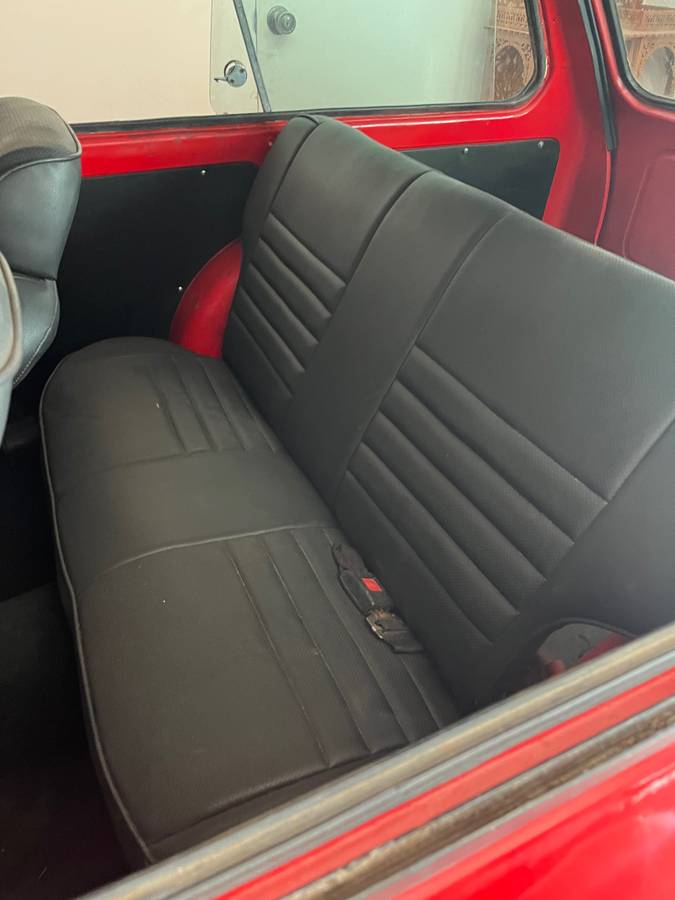 Mazda-1300-wagon-2-door-1971-red-8