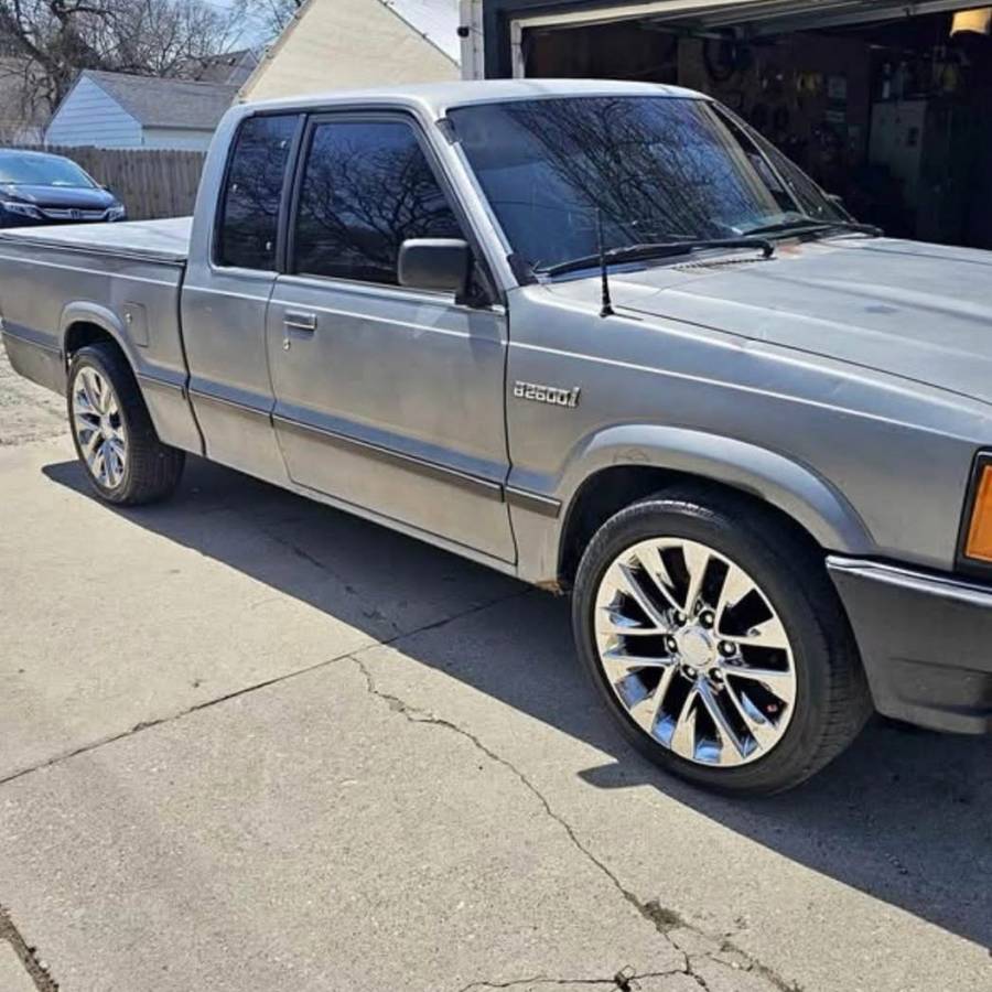 Mazda-1991-grey-6