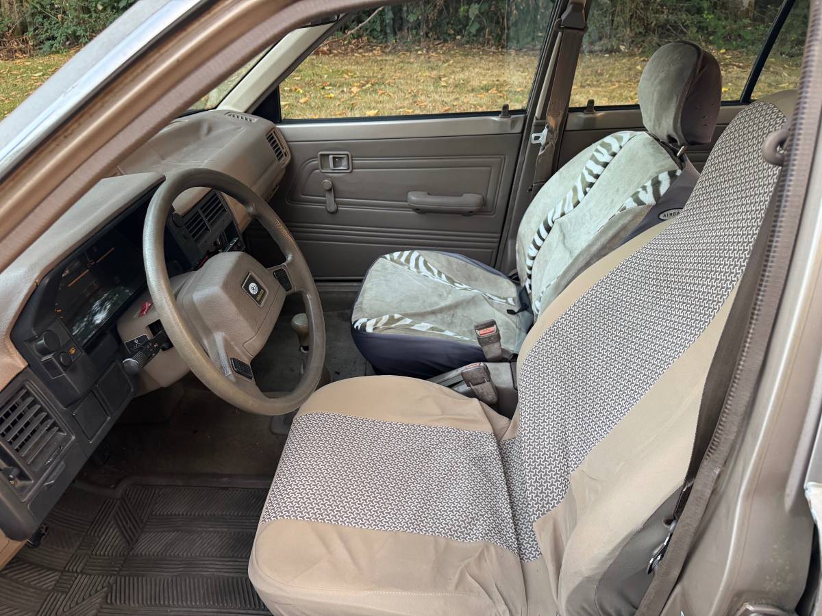 Mazda-323-1988-brown-6