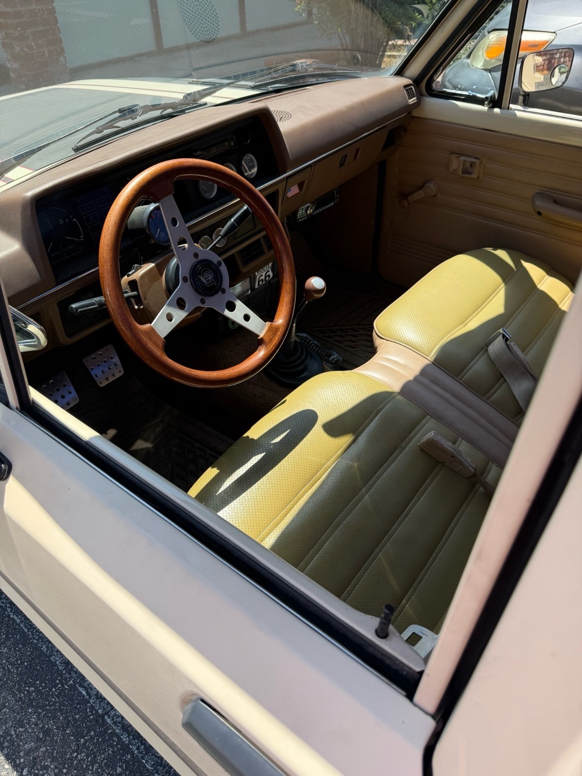 Mazda-B-Series-Pickups-1984-10