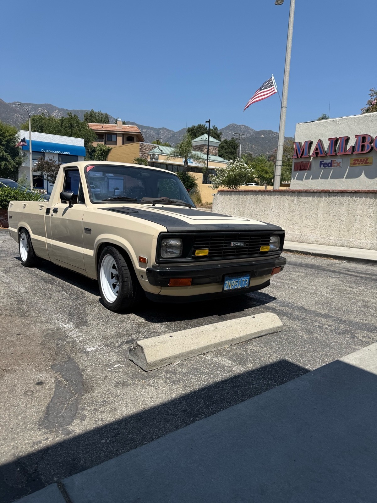Mazda-B-Series-Pickups-1984-3