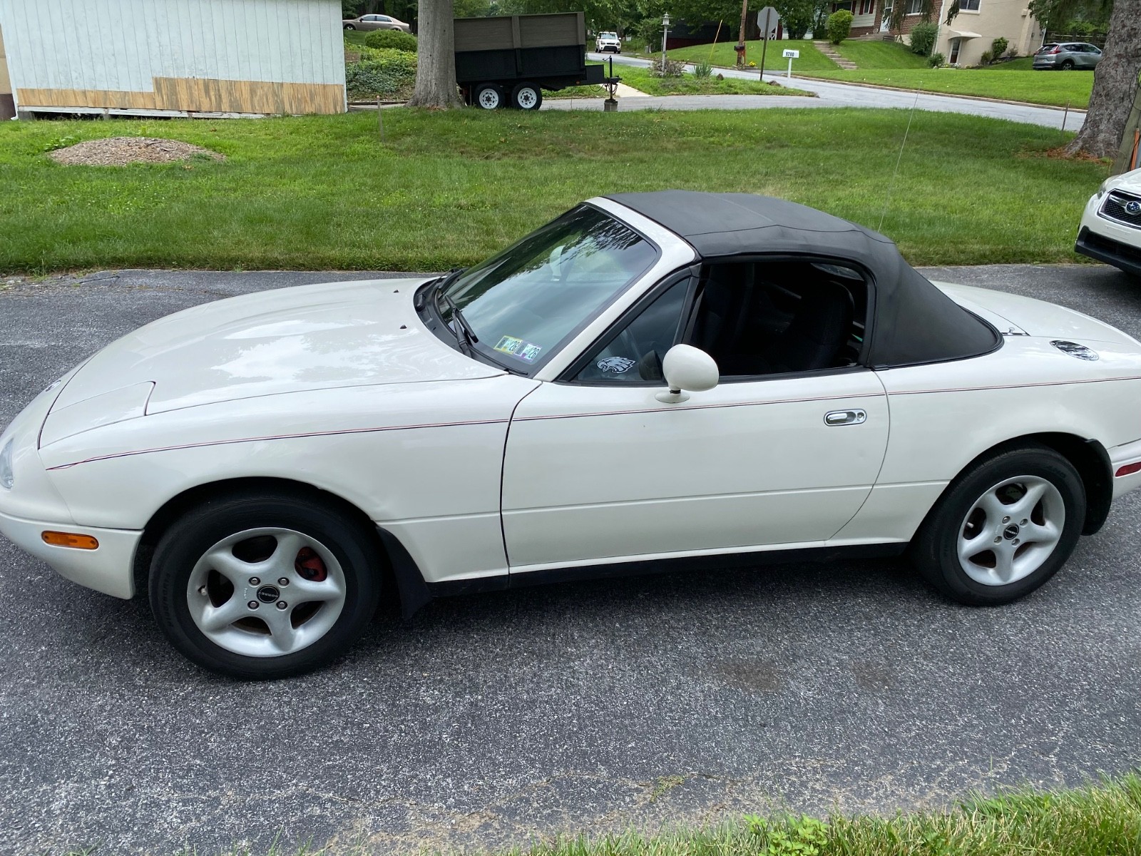 Mazda-MX-5-Miata-1995-Convertible-1