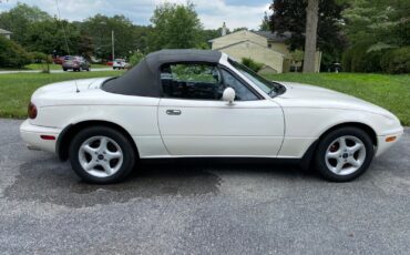 Mazda-MX-5-Miata-1995-Convertible