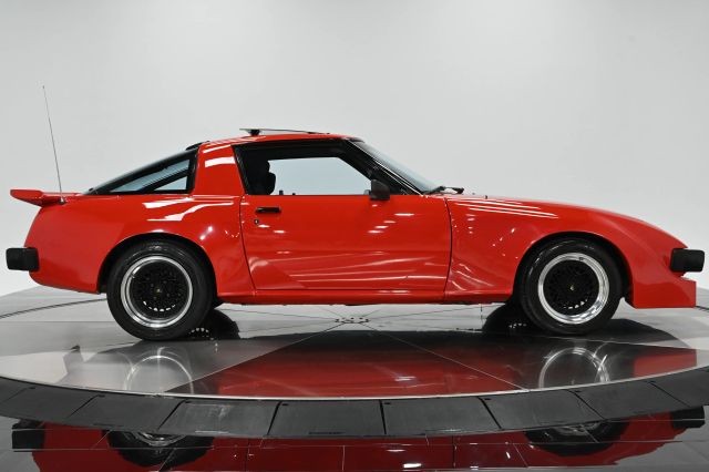 Mazda-RX-7-1980-Coupe-11