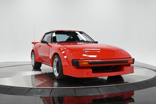 Mazda-RX-7-1980-Coupe-13
