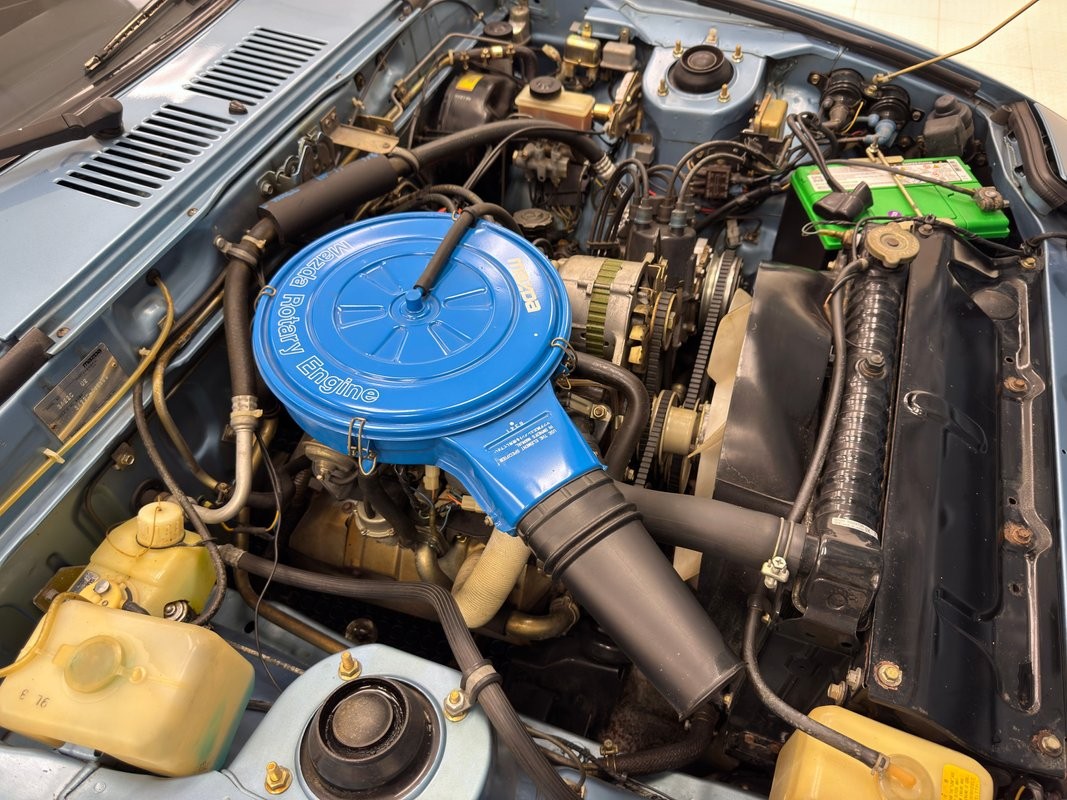 Mazda-RX-7-1980-Coupe-19