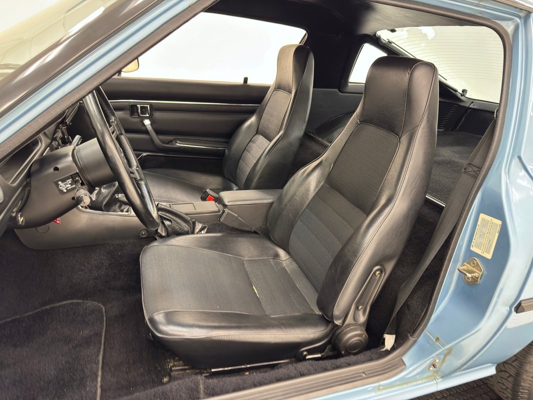 Mazda-RX-7-1980-Coupe-27