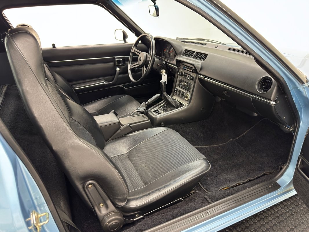 Mazda-RX-7-1980-Coupe-31