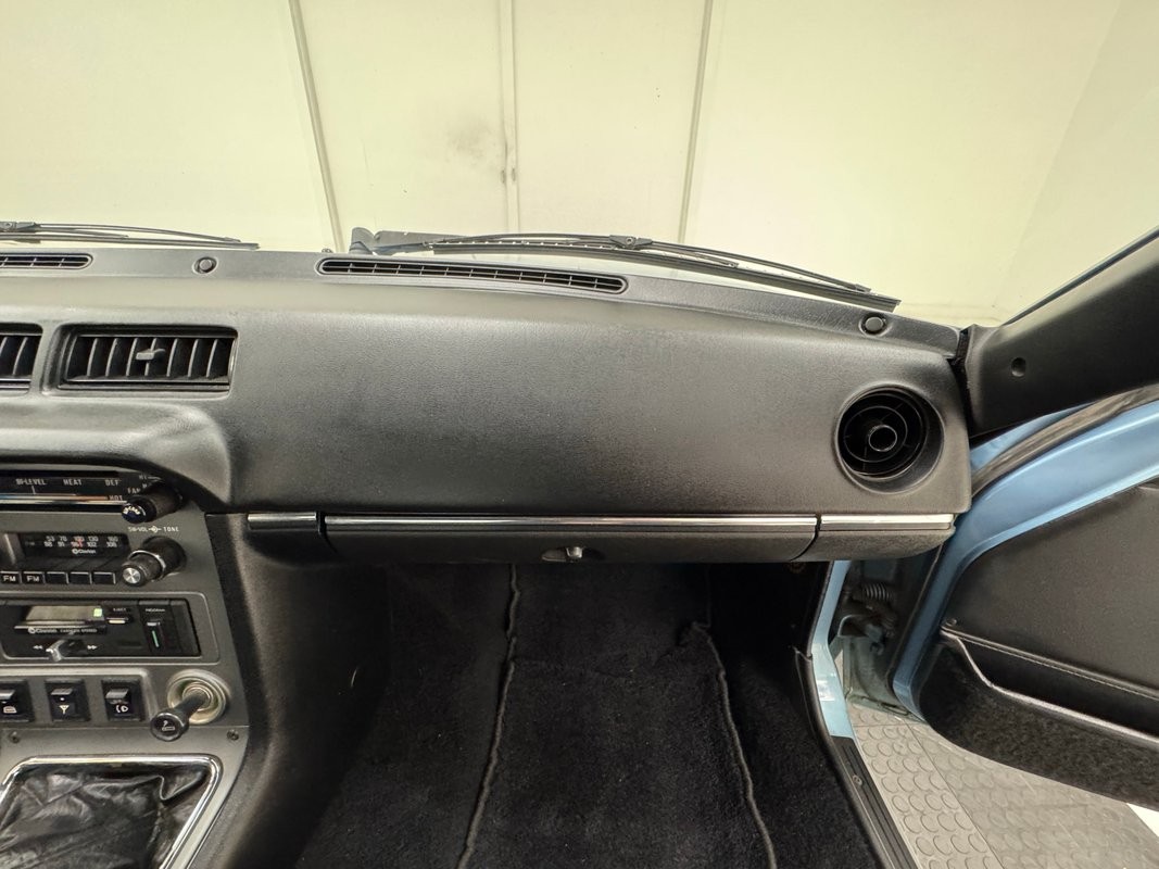 Mazda-RX-7-1980-Coupe-37