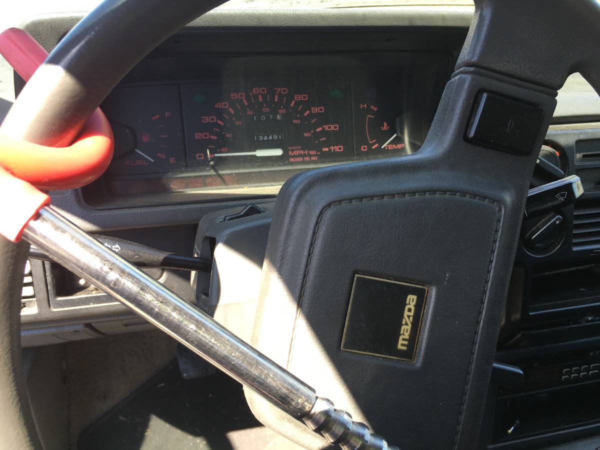 Mazda-b-series-1989-red-3