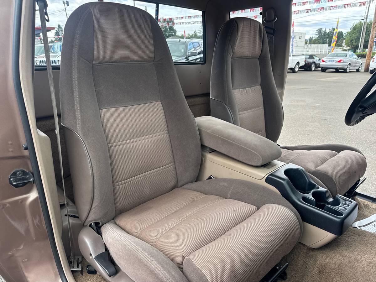 Mazda-b-series-1994-brown-11
