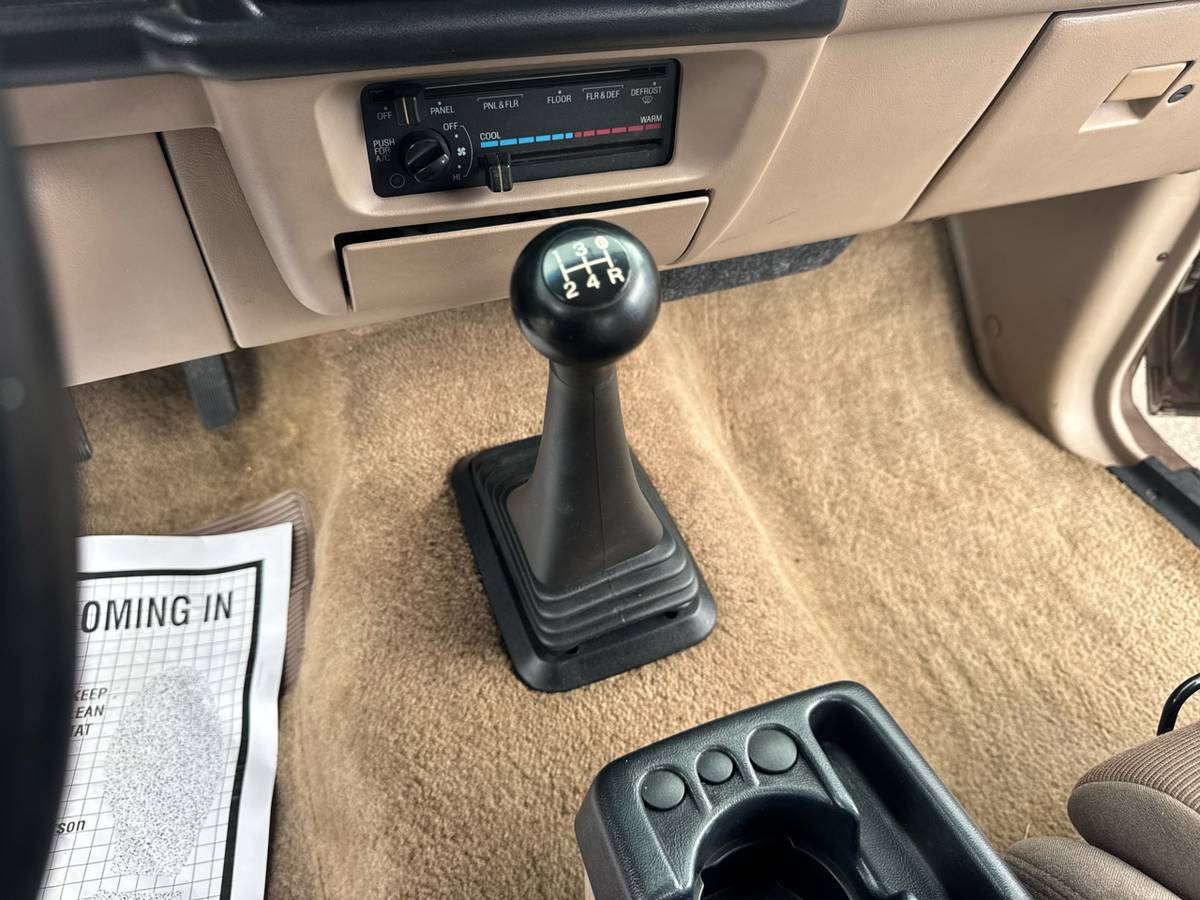 Mazda-b-series-1994-brown-15