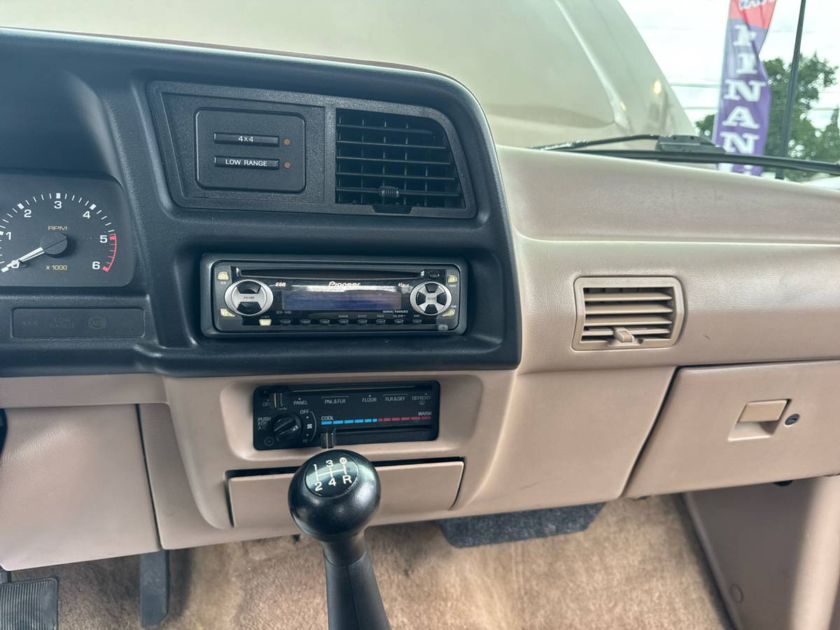 Mazda-b-series-1994-brown-16