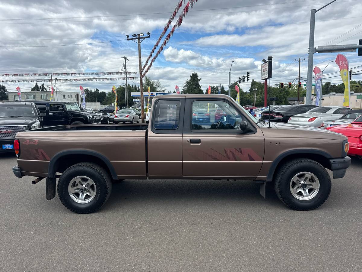 Mazda-b-series-1994-brown-3