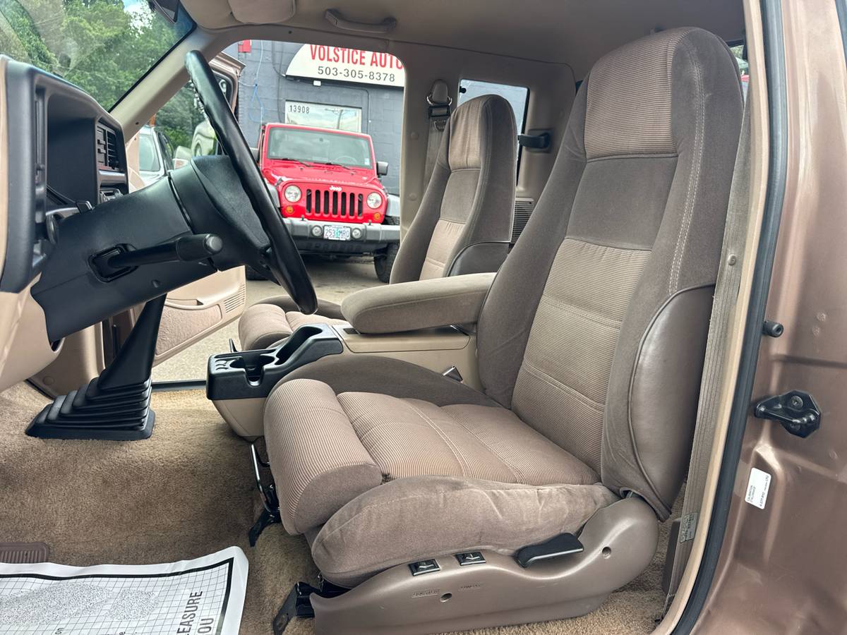 Mazda-b-series-1994-brown-9