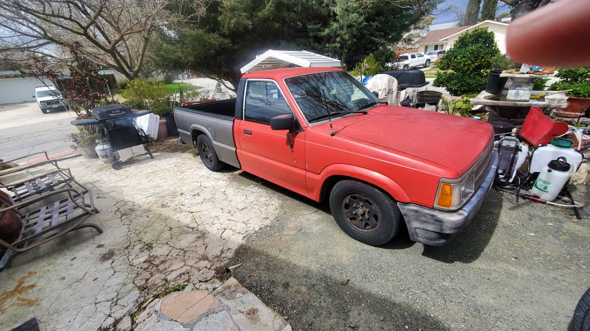 Mazda-b2000-1987-custom-9
