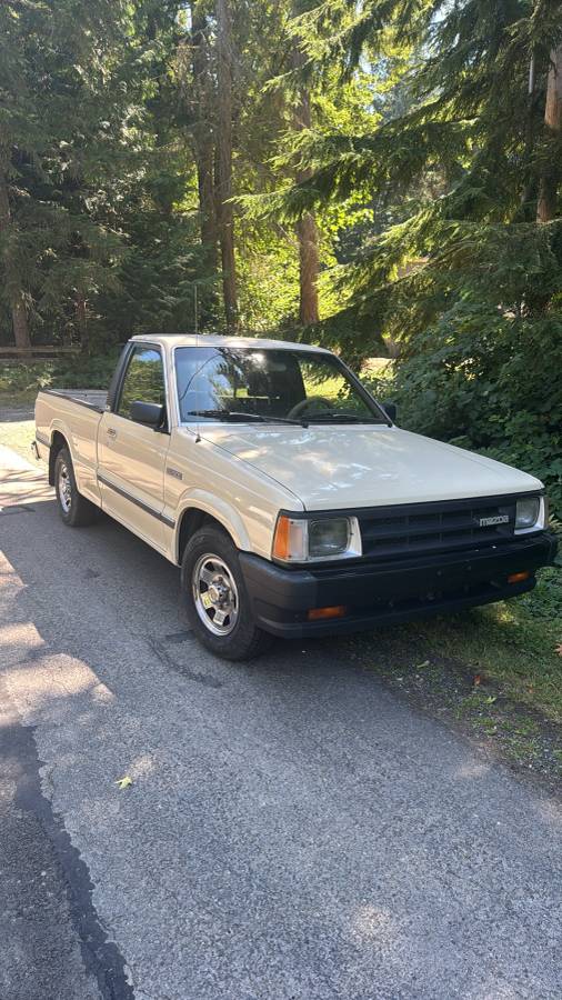 Mazda-b2200-1986-brown-1