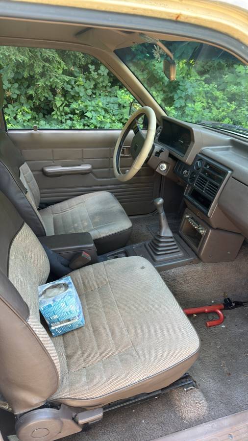 Mazda-b2200-1986-brown-2
