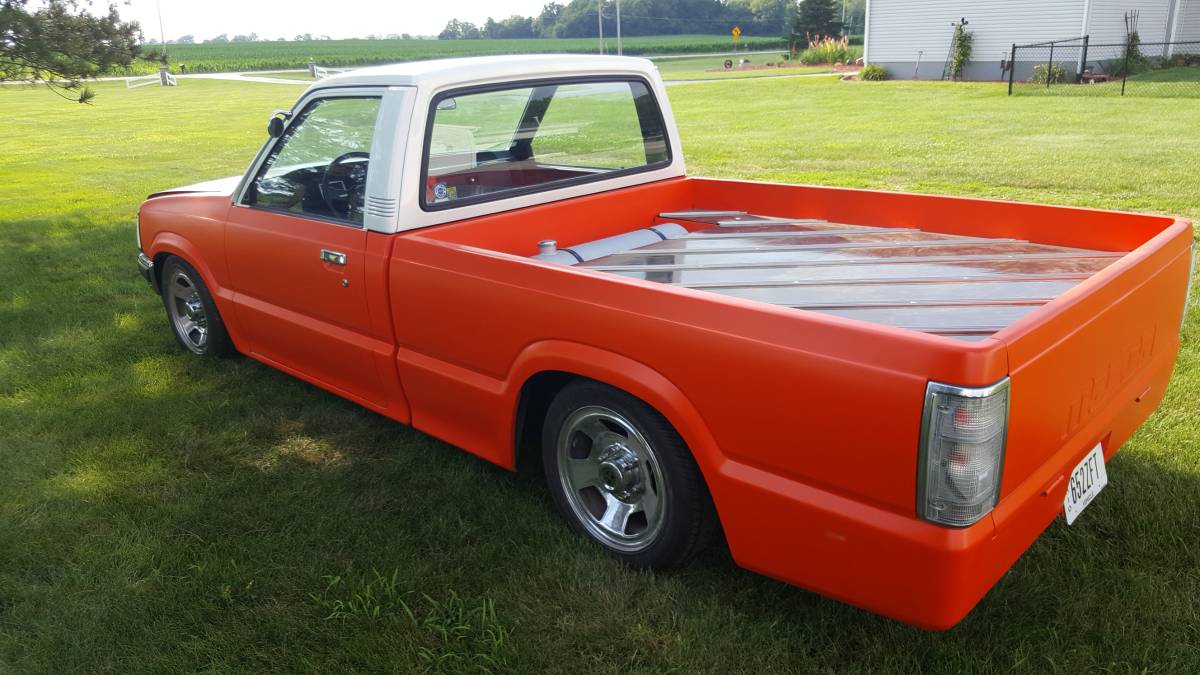 Mazda-b2200-1988-orange-1