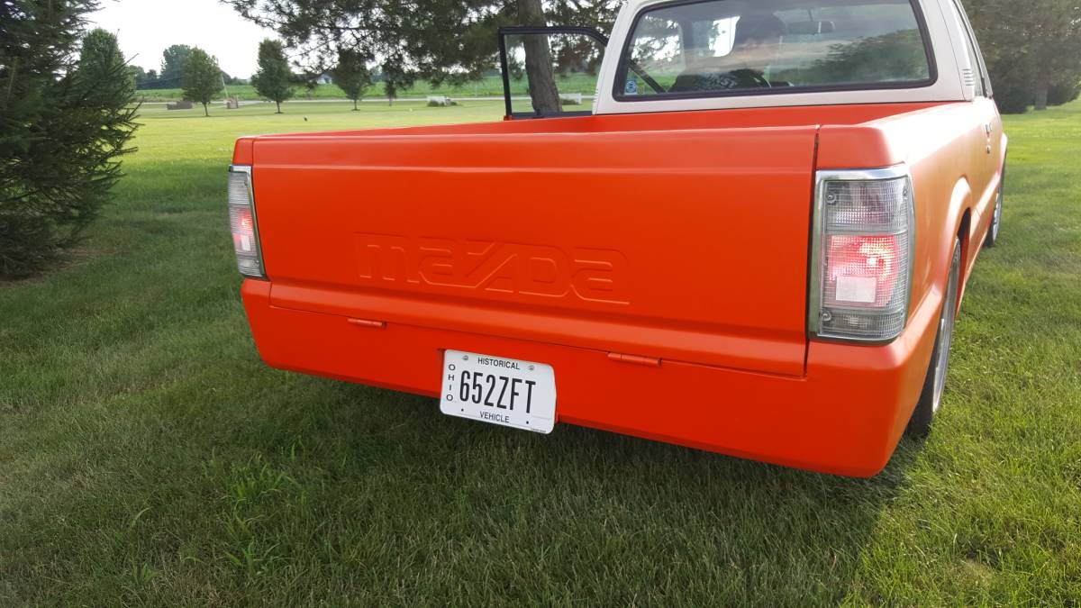 Mazda-b2200-1988-orange-12