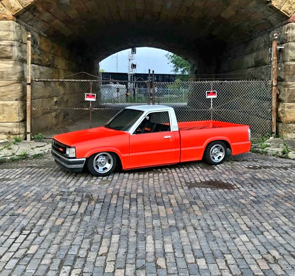 Mazda-b2200-1988-orange