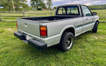 Mazda-b2200-1988-silver-10