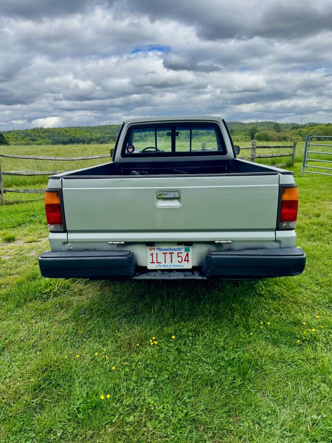 Mazda-b2200-1988-silver-12