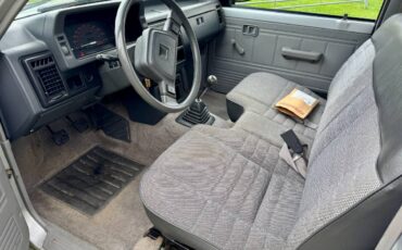 Mazda-b2200-1988-silver-15