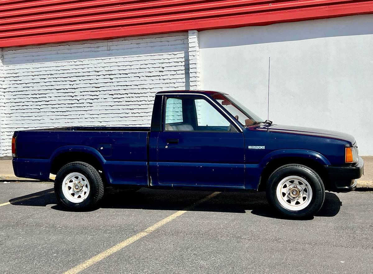 Mazda-b2200-1990-3