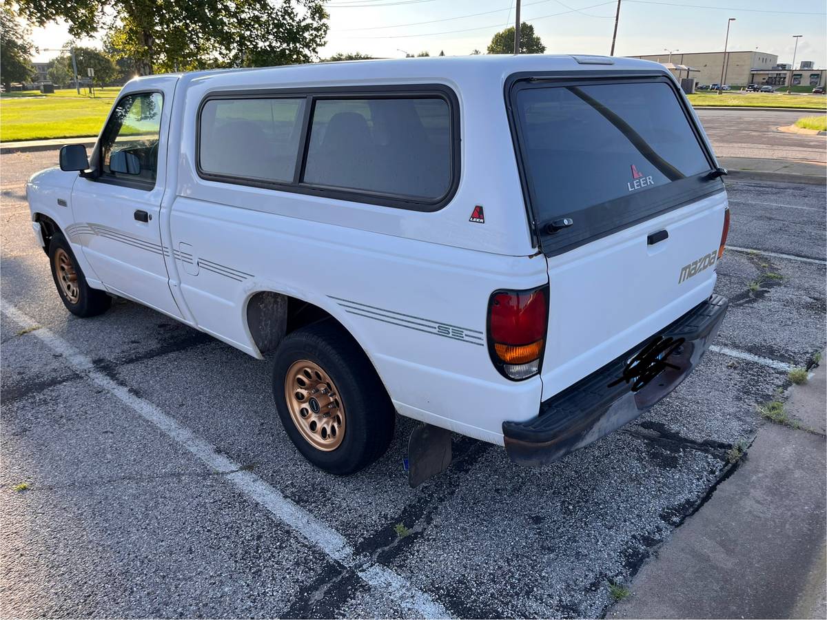 Mazda-b2300-1994-white-11
