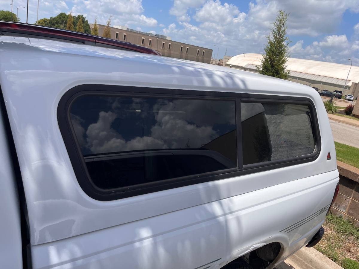 Mazda-b2300-1994-white-14