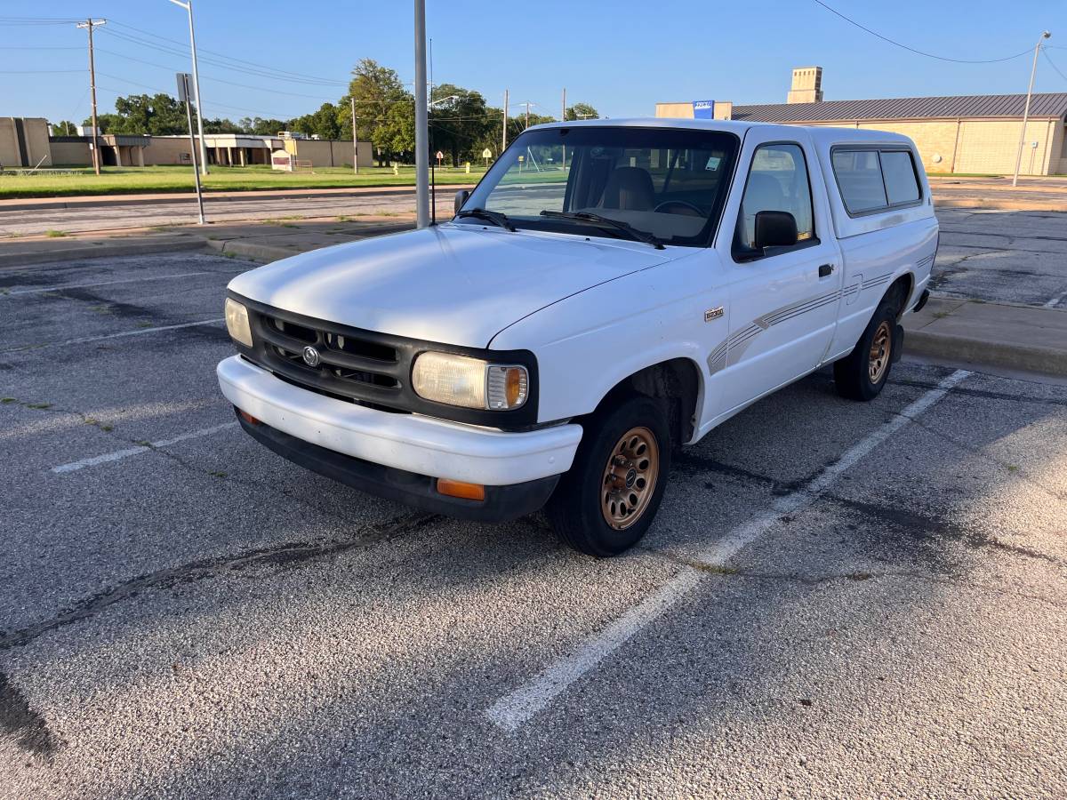 Mazda-b2300-1994-white-15