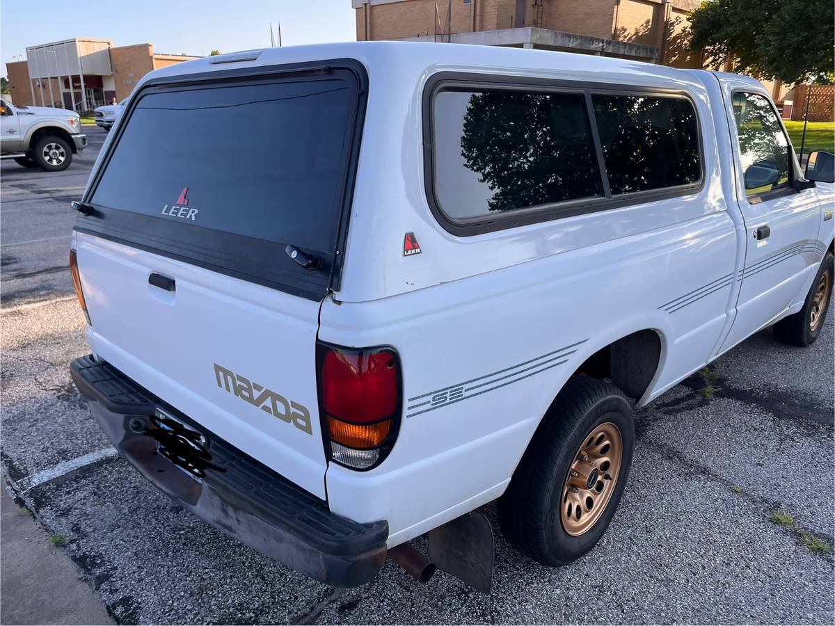 Mazda-b2300-1994-white-17