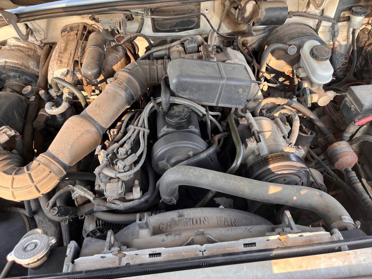 Mazda-b2300-1994-white-2