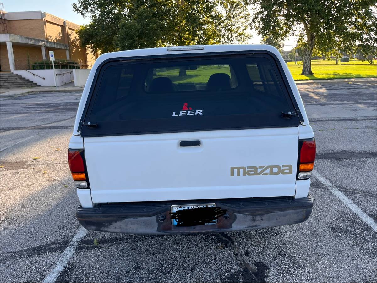 Mazda-b2300-1994-white-3
