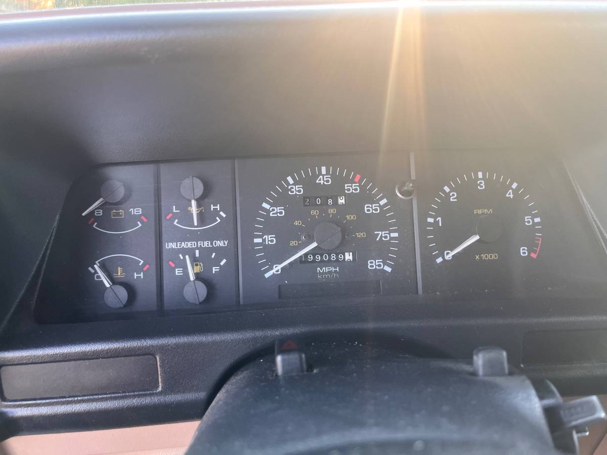 Mazda-b2300-1994-white-7