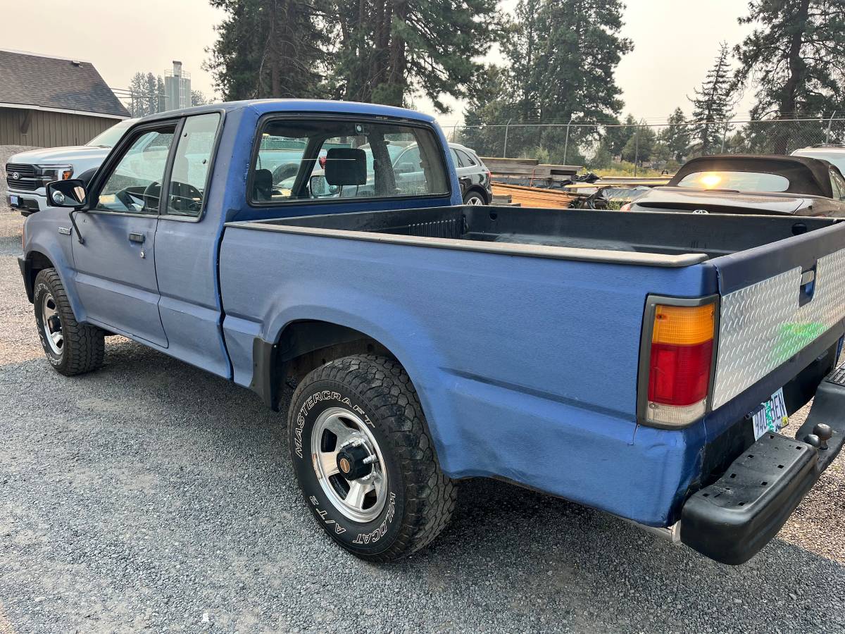 Mazda-b2600-4x4-1989-blue-10