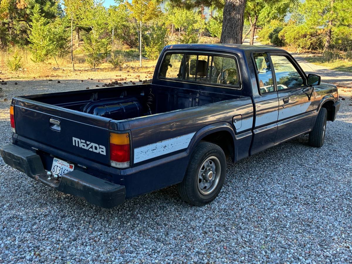Mazda-b2600i-1991-2