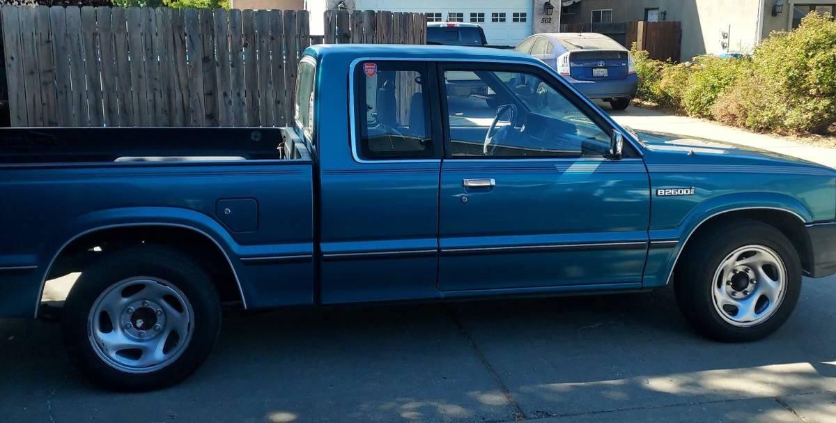 Mazda-b2600i-1992-blue-4
