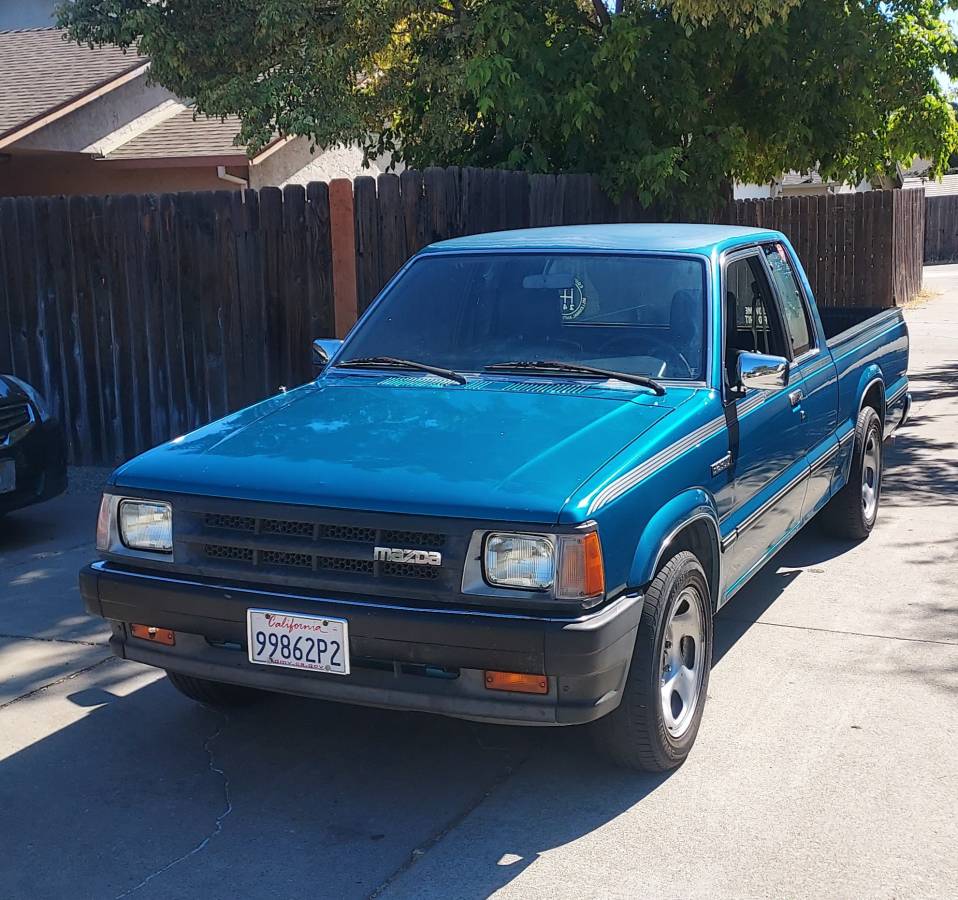 Mazda-b2600i-1992-blue